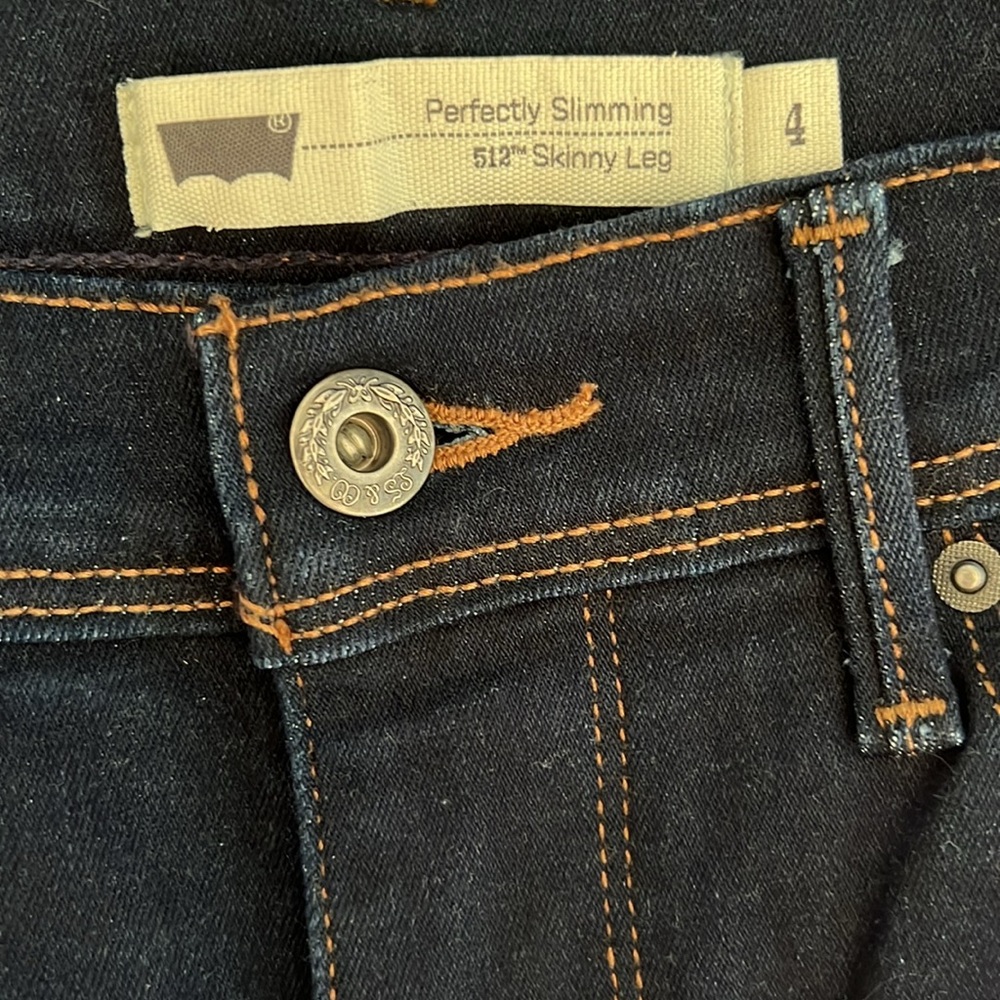 Levi’s - Picture 2 of 3